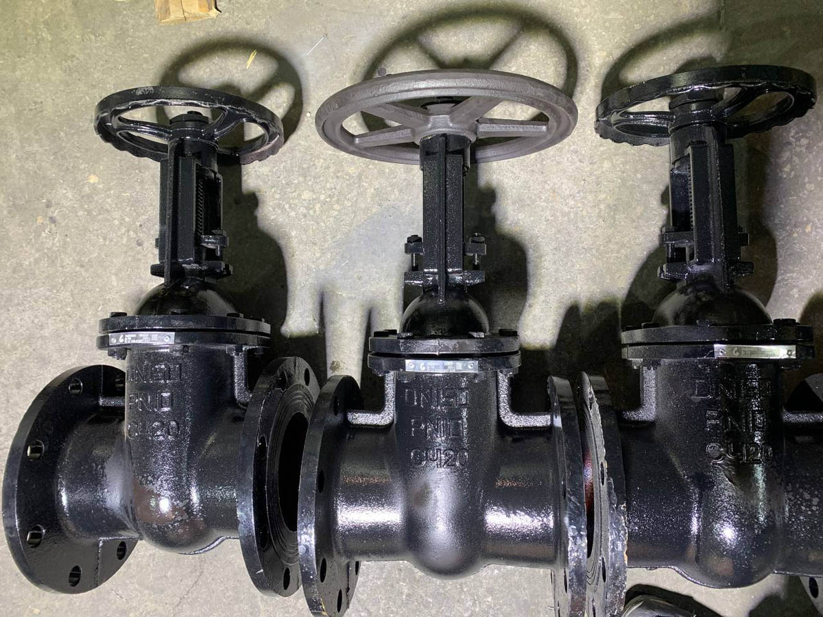 Изготовлена чугунная задвижка 